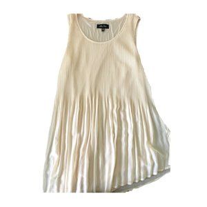 Melissa Paige White Sleeveless Blouse